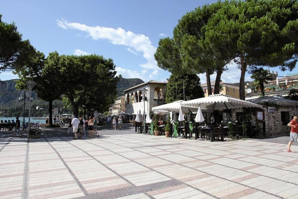 Hotel Astoria Garda  Exterior photo