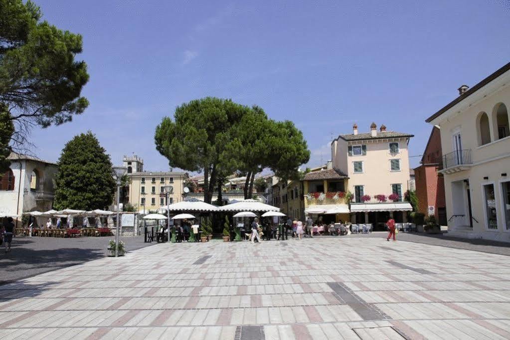 Hotel Astoria Garda  Exterior photo