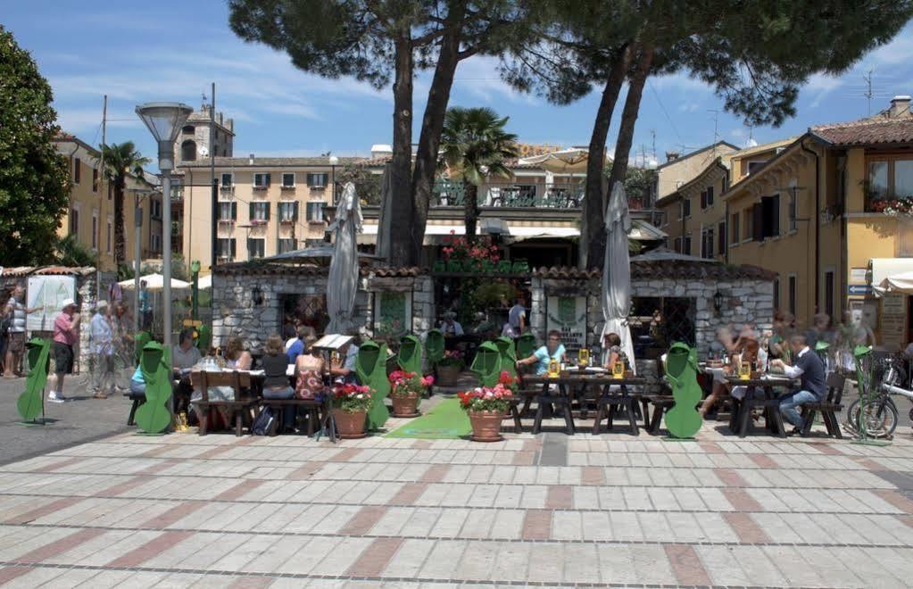 Hotel Astoria Garda  Exterior photo